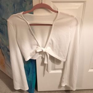 Stylish crop top with large sleeves cuteInstagram